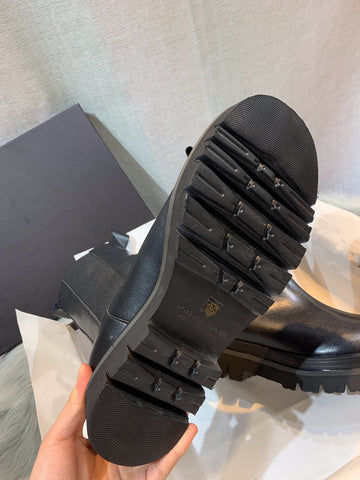 Chelsey Thick-soled Martin Boots